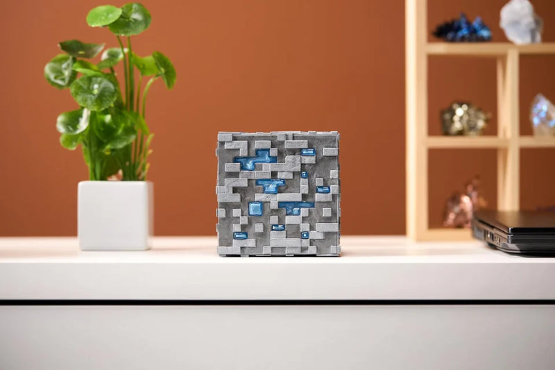 Minecraft - Illuminating Diamond Ore